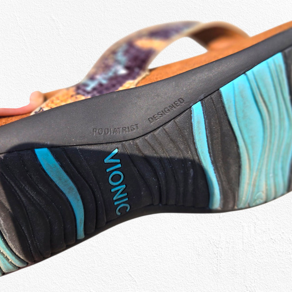 Vionic Snake Print Flip Flop Sandals Size 7 US Orthotic Arch Support Comfort - Picture 10 of 11